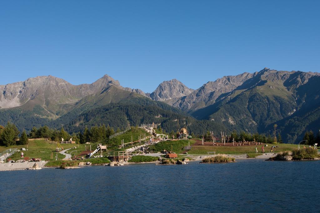 Apart-Hotel Bergkoenig Fiss Exteriör bild