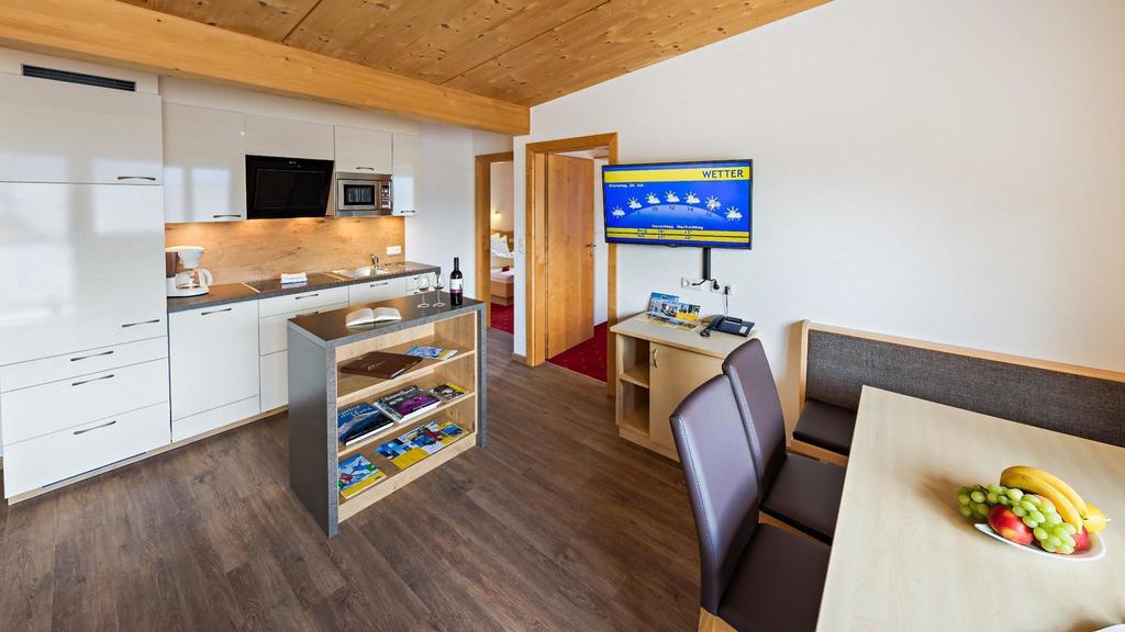Apart-Hotel Bergkoenig Fiss Exteriör bild