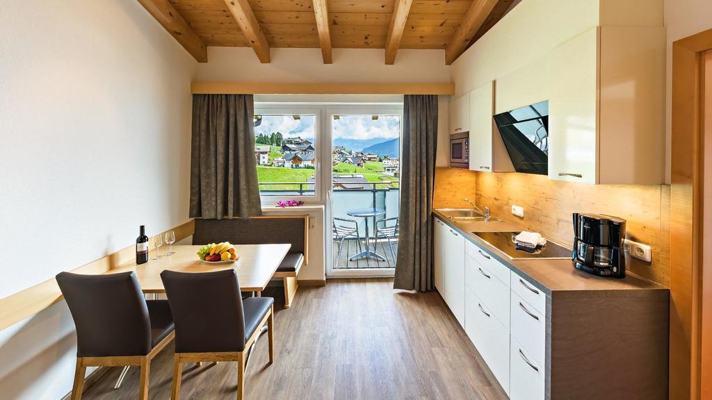 Apart-Hotel Bergkoenig Fiss Exteriör bild