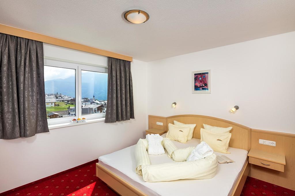 Apart-Hotel Bergkoenig Fiss Exteriör bild