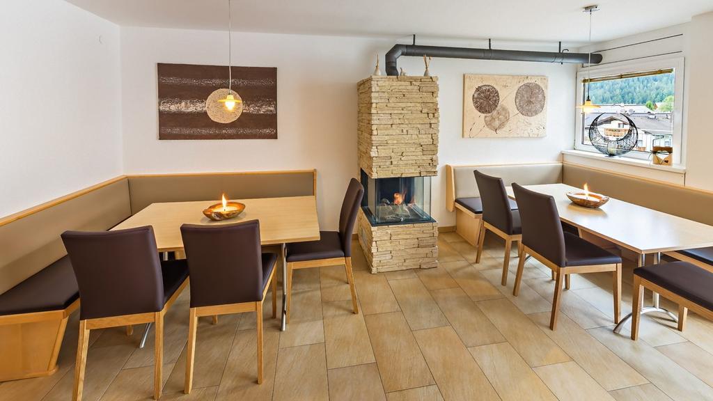 Apart-Hotel Bergkoenig Fiss Exteriör bild